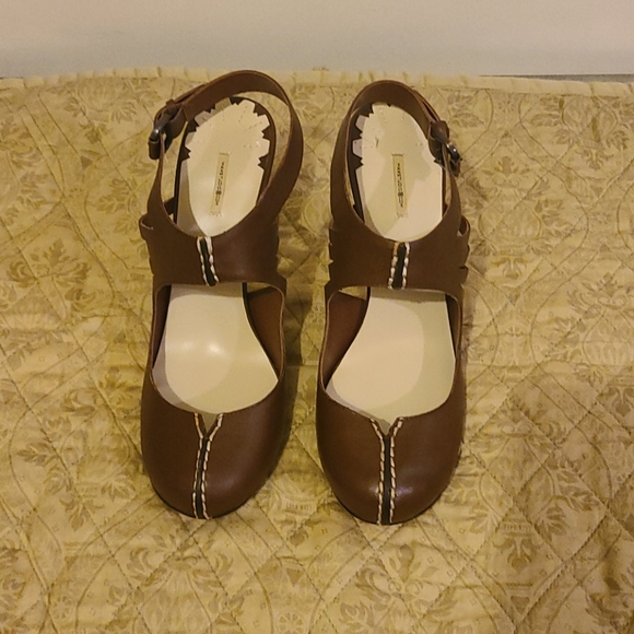 Shoes - Picture 1 of 8